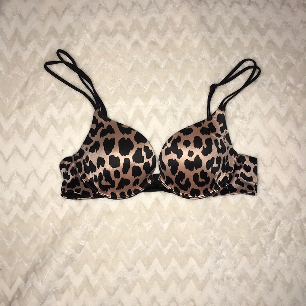 Victoria Secret Very Sexy Push Up Bra 32 A